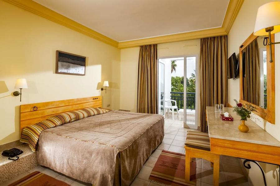 Chambre spacieuse et confortable à l'hôtel El Borj