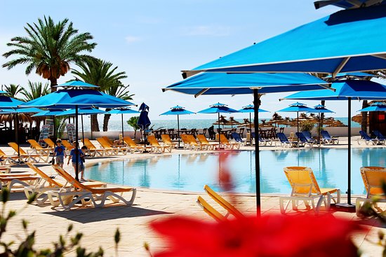 Piscine avec vue sur la mer au Royal Karthago Resort & Thalasso