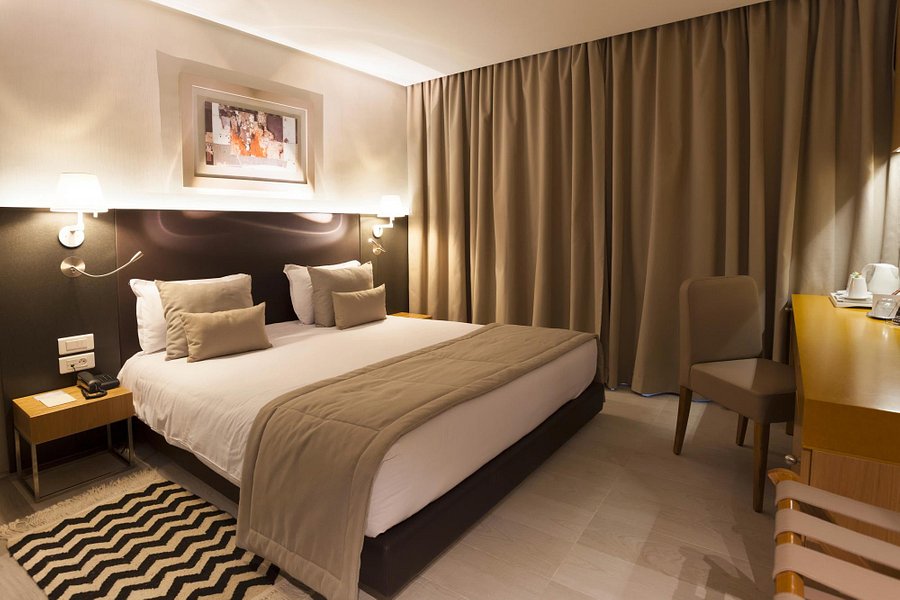 Chambre confortable de l'hotel Belvedere Fouurati